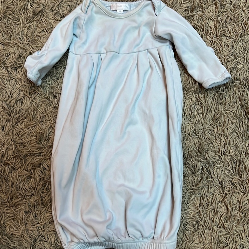 Magnolia baby gown NB. Perfect for taking home a new baby boy!